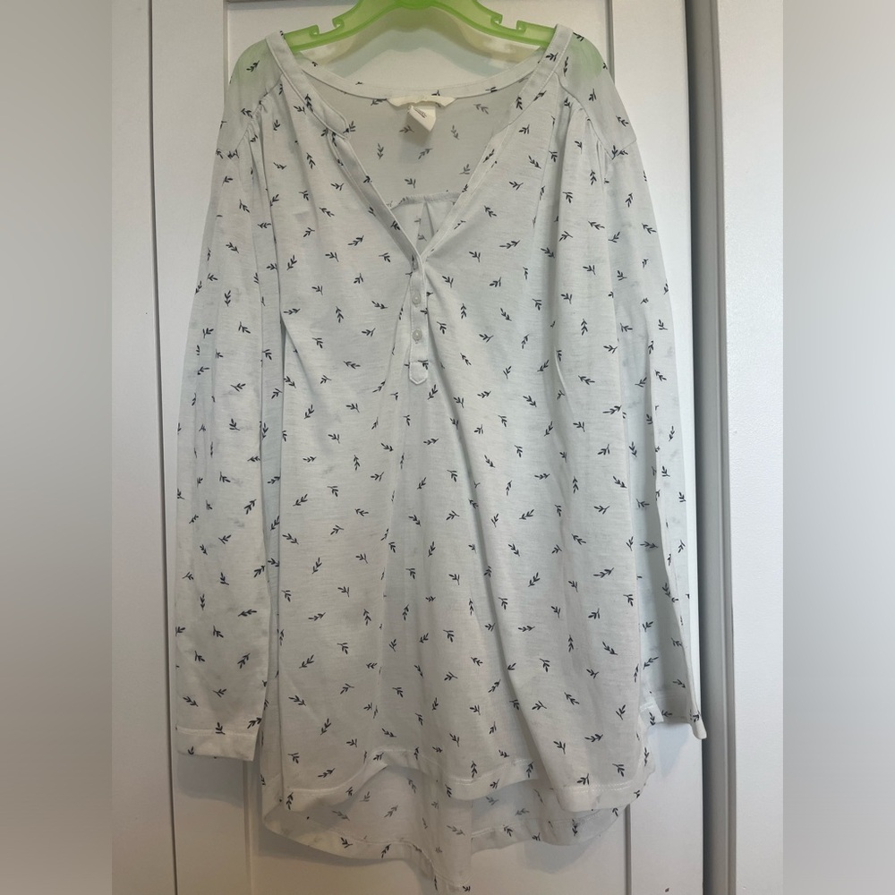 Hi, selling this breathtaking blouse for women in size M.